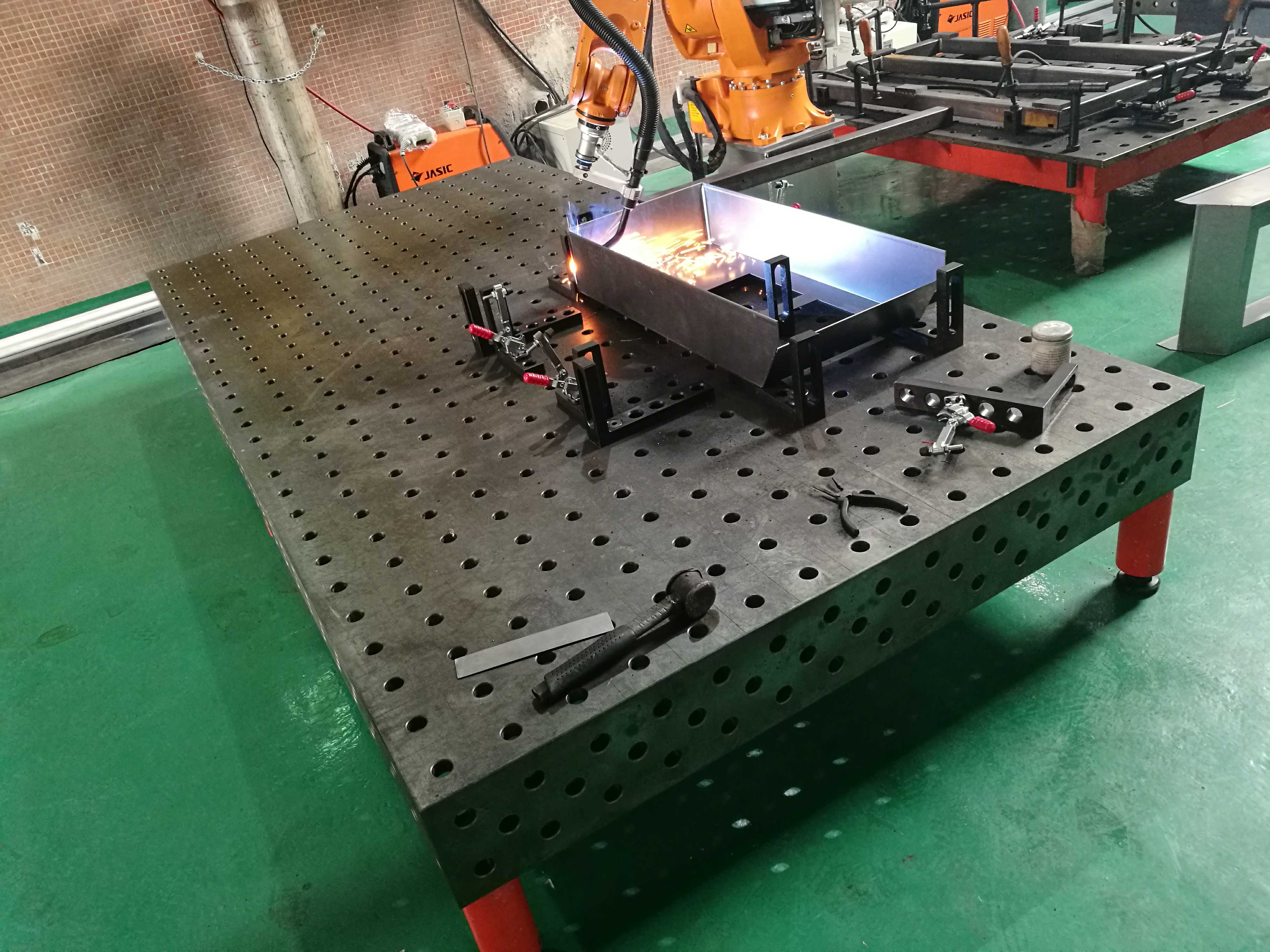 機(jī)器人焊接工裝